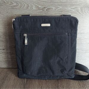 Baggallini Women's Pocket Slim Crossbody Bag Black
